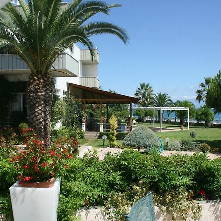 Batis Hotel Λιβανάτες Εξωτερικό φωτογραφία
